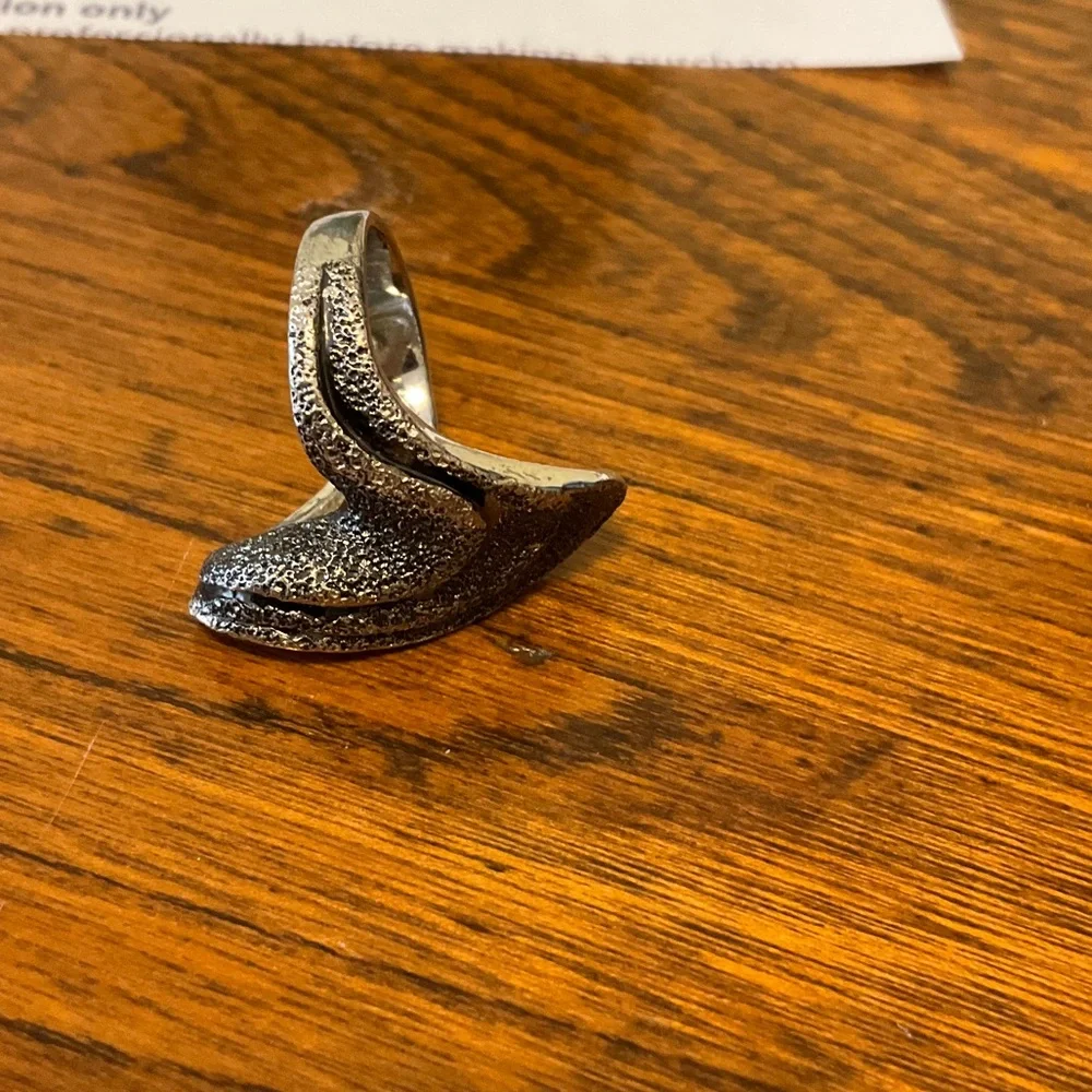 Textured Silver Ring - Picture 3 of 7